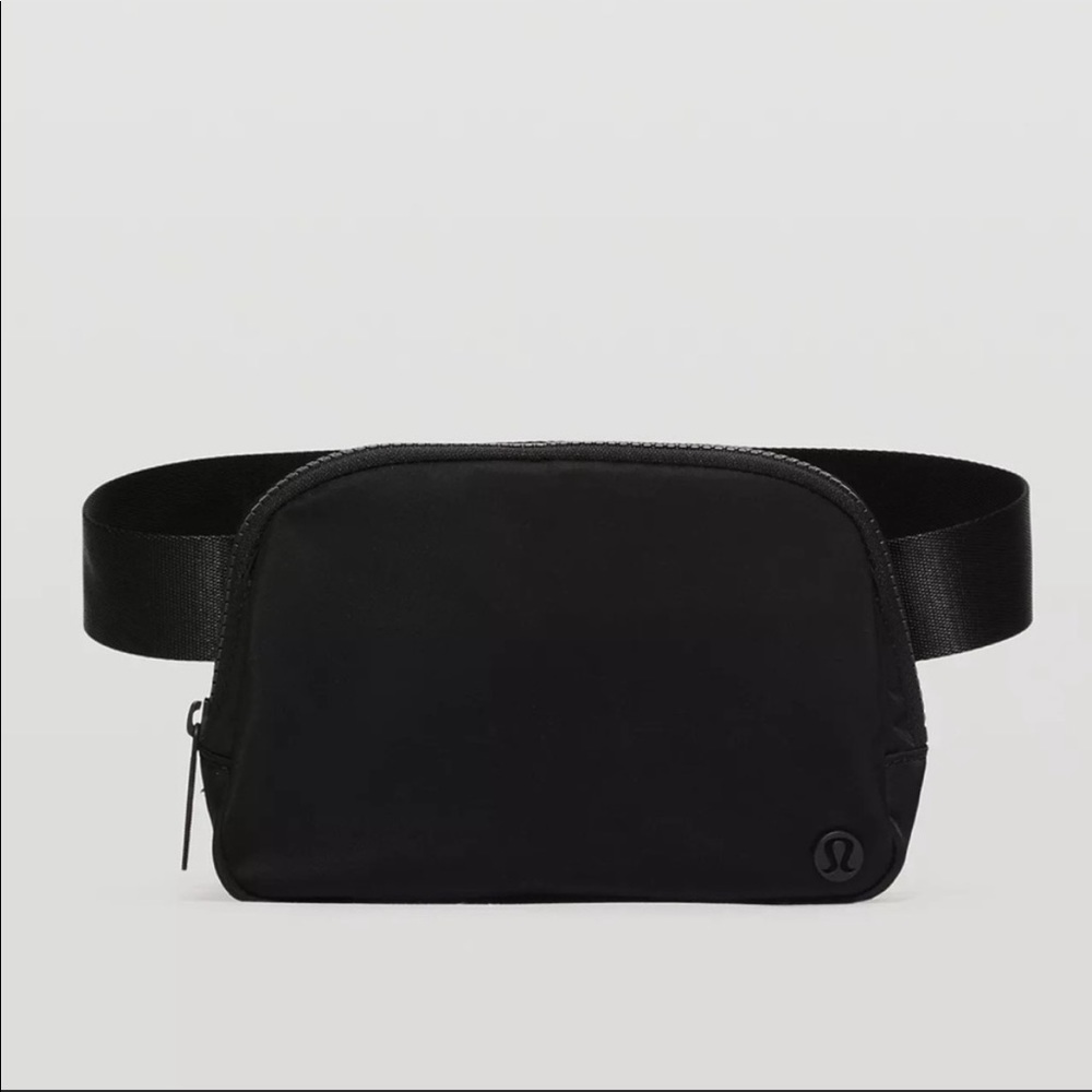 lululemon everyday belt bag NWT